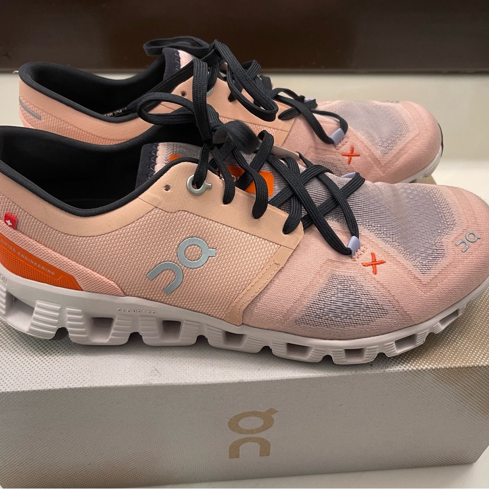 Cloud X
Rose | Sand
Size: 9 (Women's)
Qty: 1
Price: 149.99 USD
New